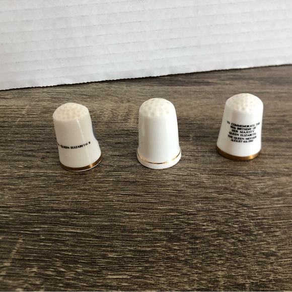 Vtg Decorative Ceramic Thimbles - Picture 5 of 10